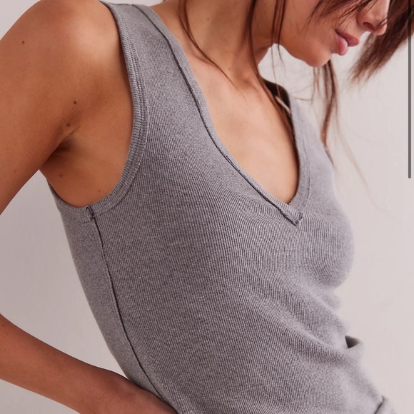 We The Free “Neria” Gray V-Neck Tank Top; size small; NWOT - Picture 2 of 8